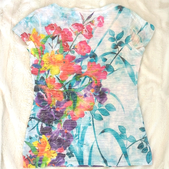 COLDWATER CREEK FLORAL TEE  🌺 - Picture 2 of 5